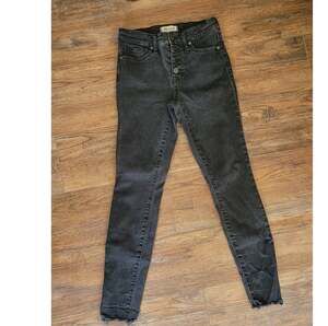 Black Madewell Skinny Jeans Frayed Edge 9" High Rise Skinny
